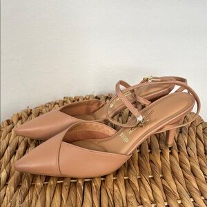 Women’s Nude Pointed Toe Slingback Heels